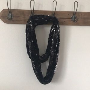 👑 Sequin infinity scarf